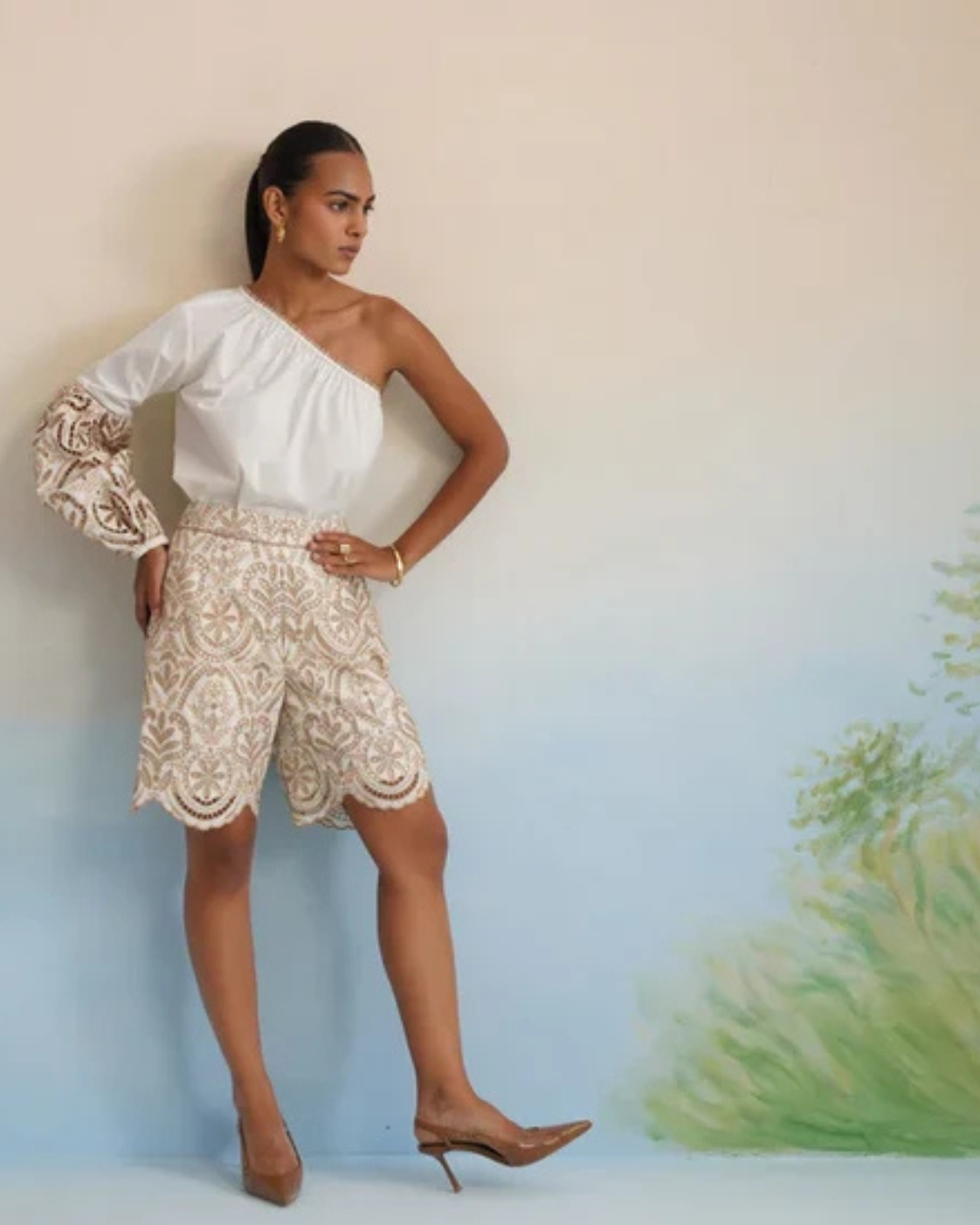 Bulevar Blossom - One-Shoulder Embroidered Shorts Set