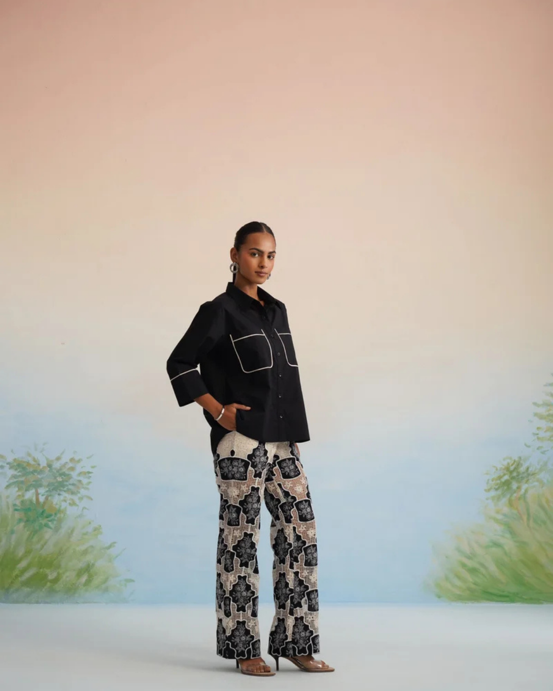 The Onyx Motif Contrast Pant Set