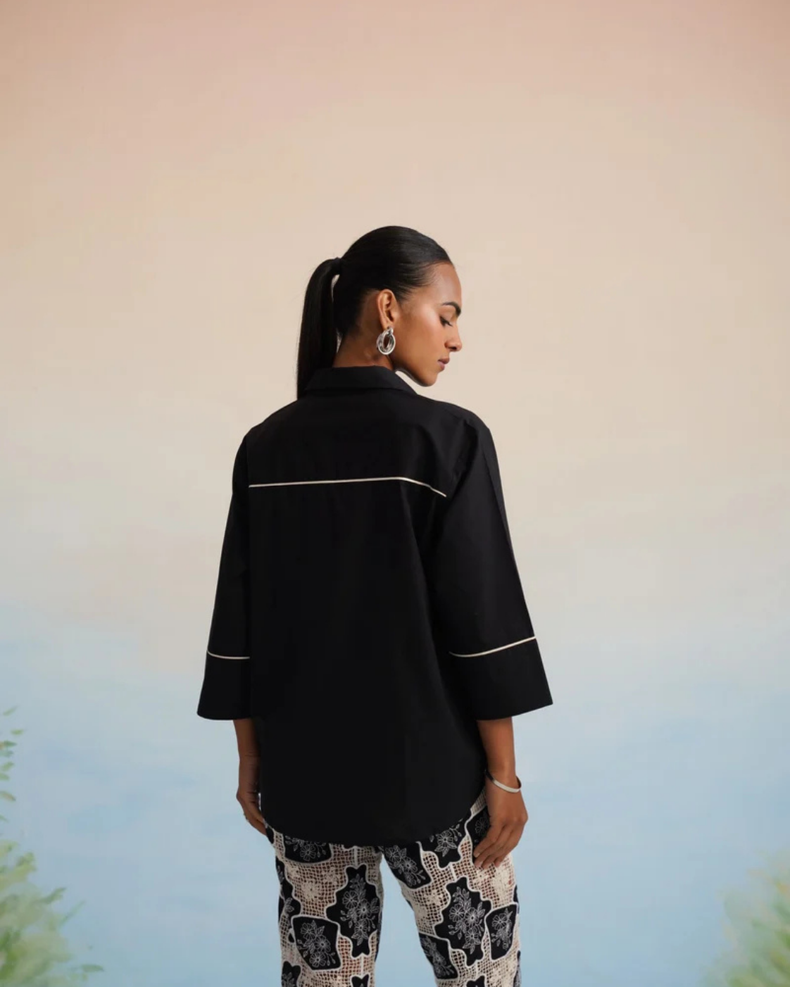 The Onyx Motif Contrast Pant Set