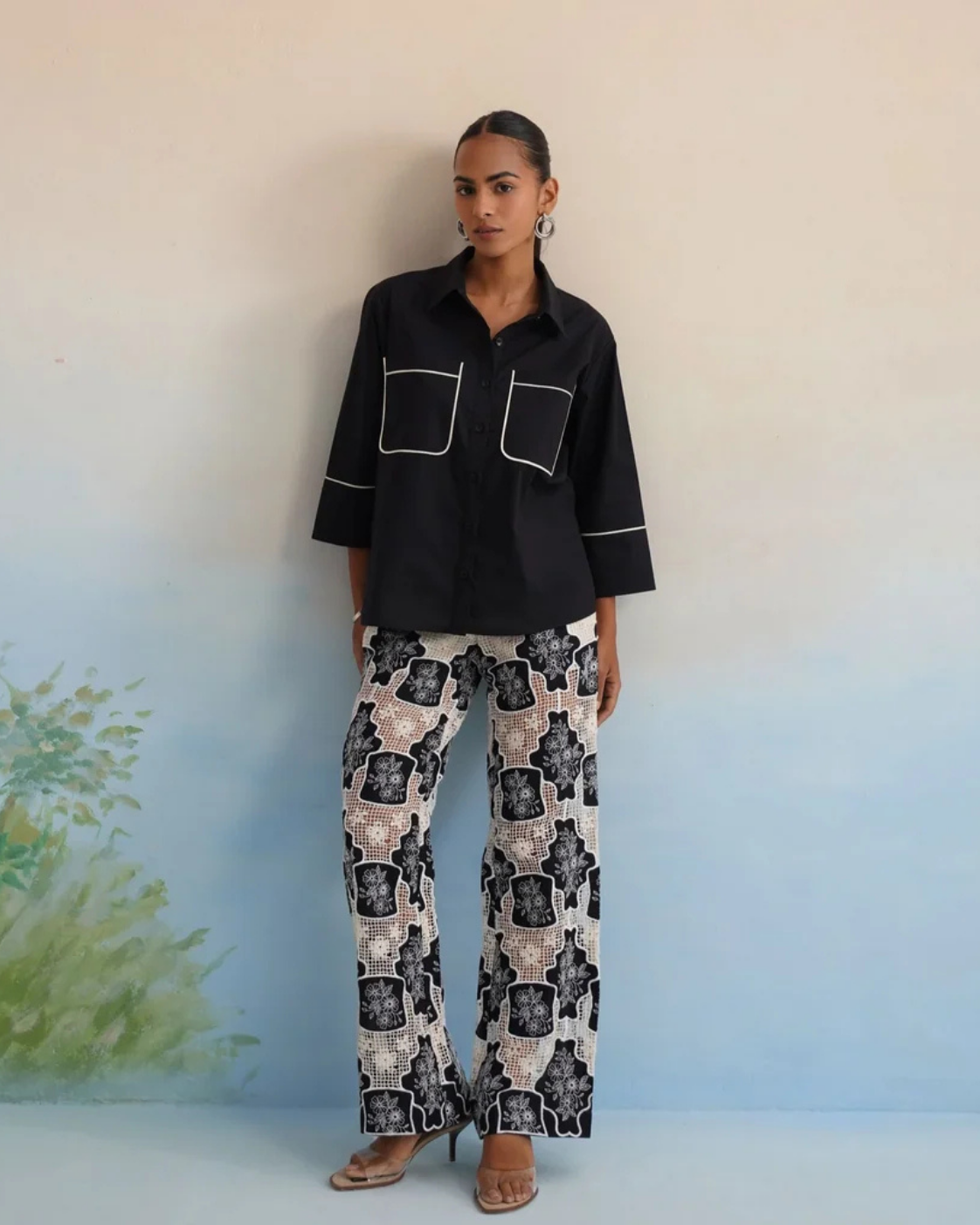 The Onyx Motif Contrast Pant Set