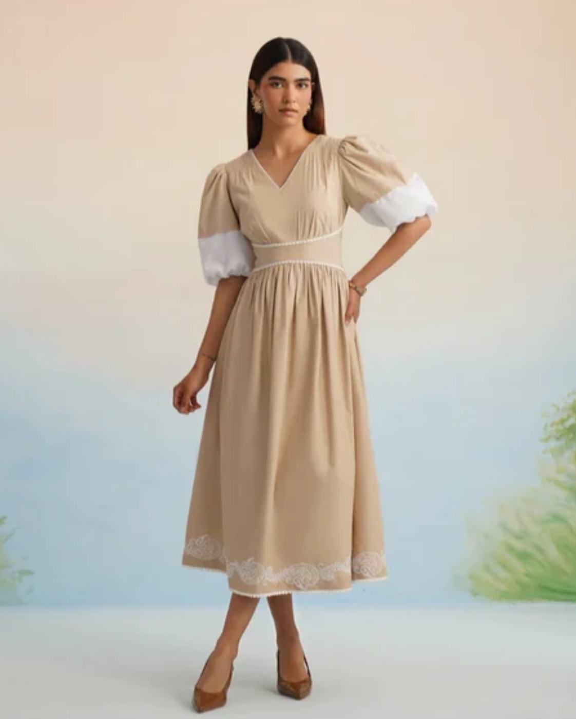 Bulevar Blossom - The Sand Embroidered Midi Dress