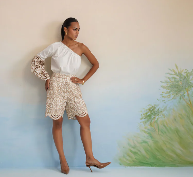 Bulevar Blossom - One-Shoulder Embroidered Shorts Set